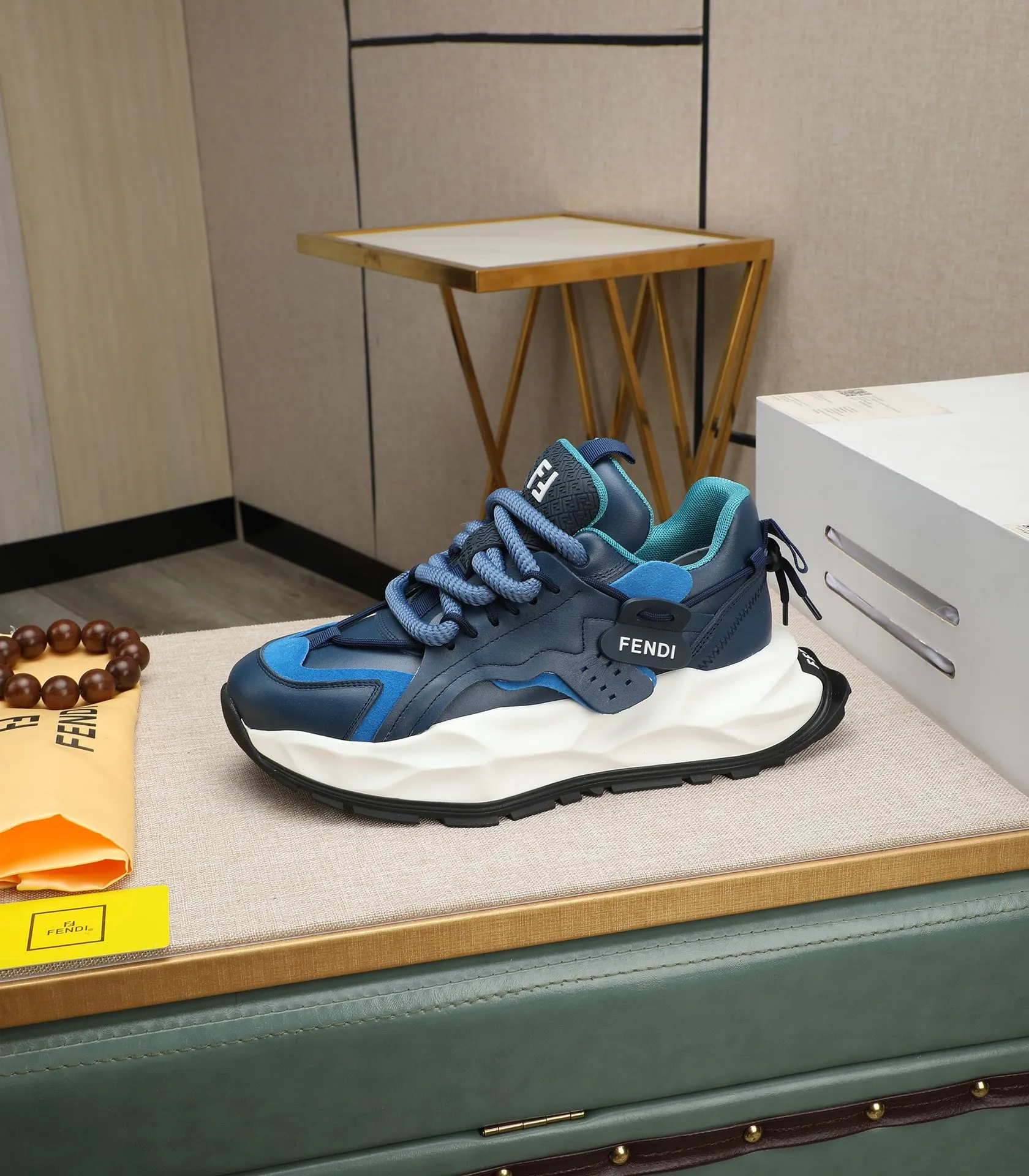 Men's clothing and shoes 💰580 🕷🕷【FENDI】FENDI fashionable casual men's shoes🇨🇳Original official website 1:1 model opening, new models are available first💯Not high-profile but avant-garde, simple, low-key and fashionable, super versatile style🌿Made of original cowhide➕Pigskin lining🎋The version is comfortable on the feet, so rigorous for any small place, first-class workmanship🍍38-44 Large quantities in stock